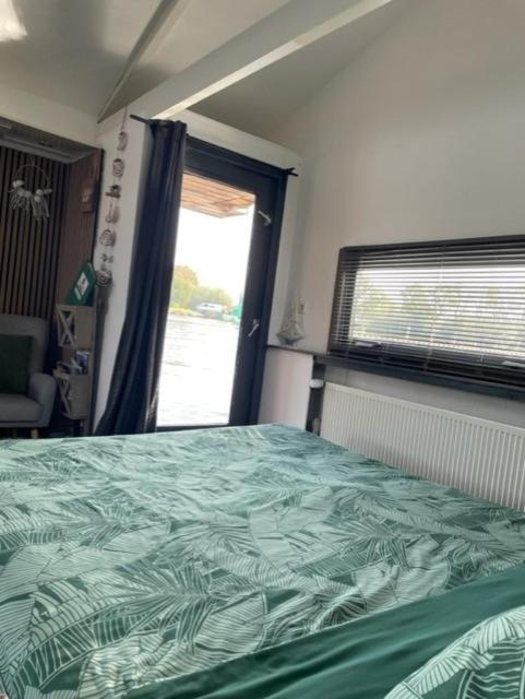 Aangenaam Op De Rijn, Woonboot, Inclusief Prive Sauna 알펜안덴라인 외부 사진