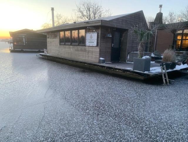 Aangenaam Op De Rijn, Woonboot, Inclusief Prive Sauna 알펜안덴라인 외부 사진