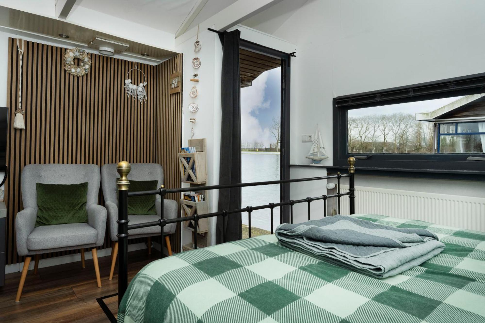 Aangenaam Op De Rijn, Woonboot, Inclusief Prive Sauna 알펜안덴라인 외부 사진