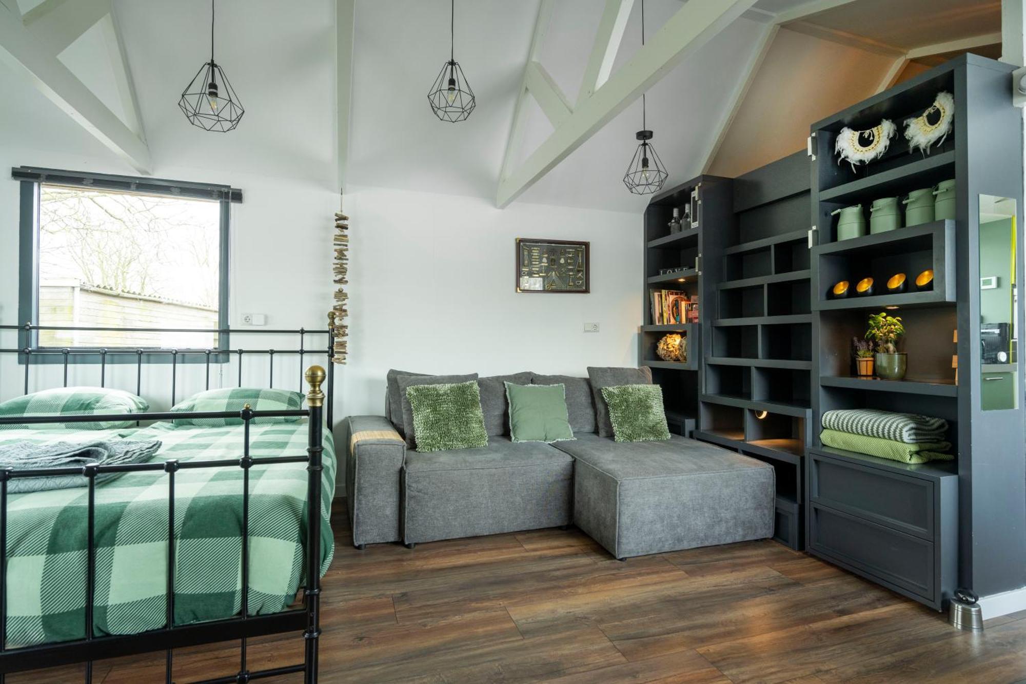 Aangenaam Op De Rijn, Woonboot, Inclusief Prive Sauna 알펜안덴라인 외부 사진
