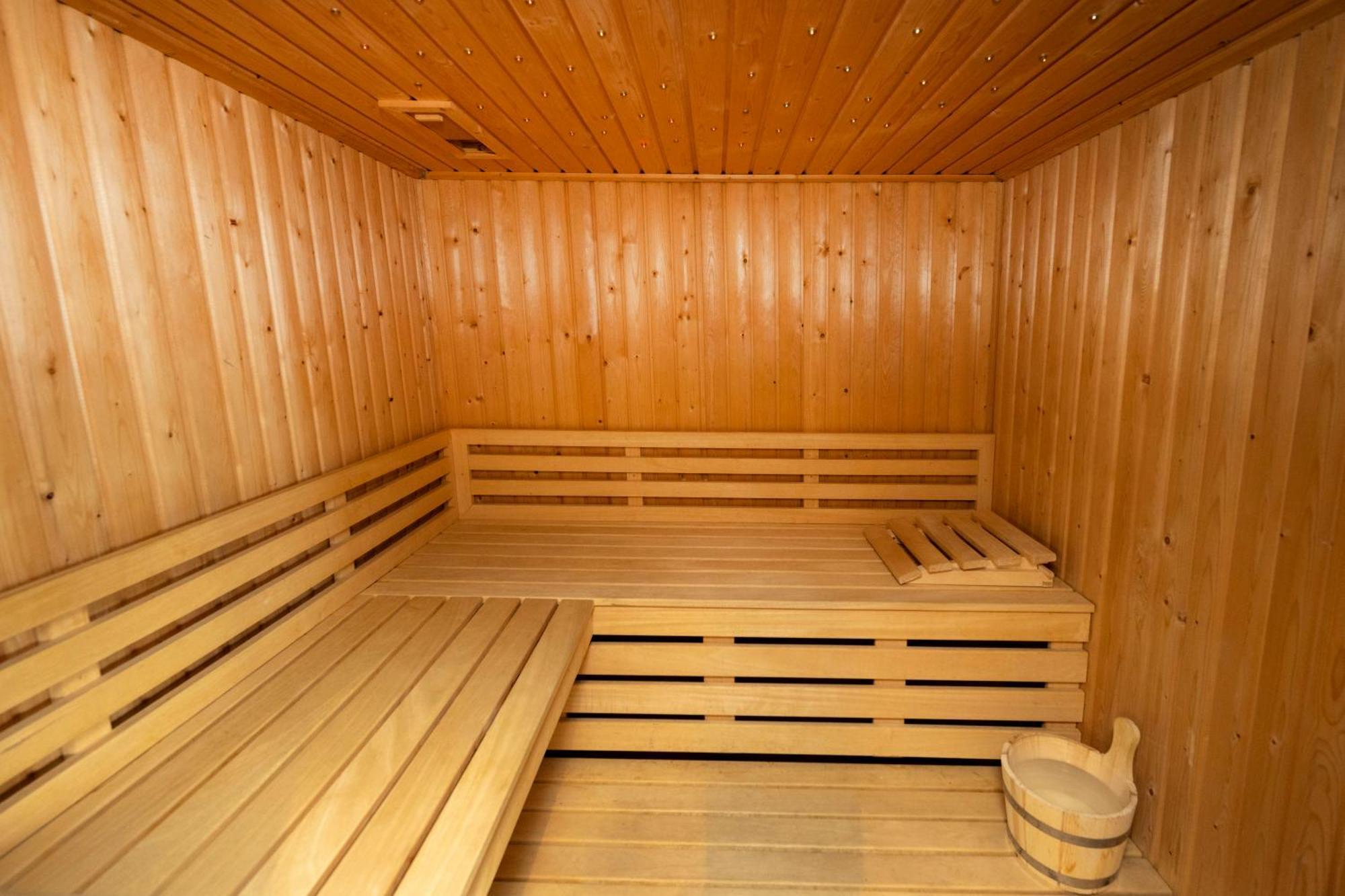 Aangenaam Op De Rijn, Woonboot, Inclusief Prive Sauna 알펜안덴라인 외부 사진